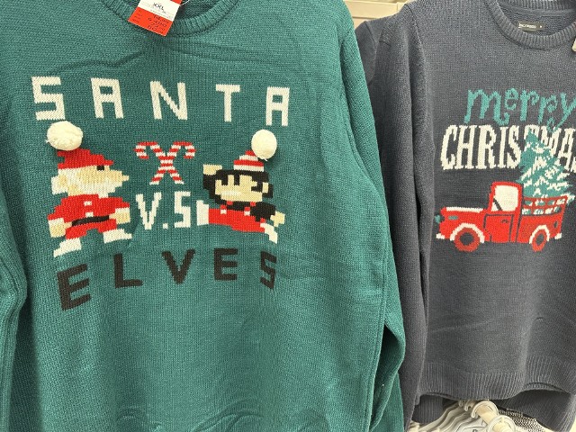 Coś dla fanki/fana gier - świąteczny sweter nawiązujący do gry.
