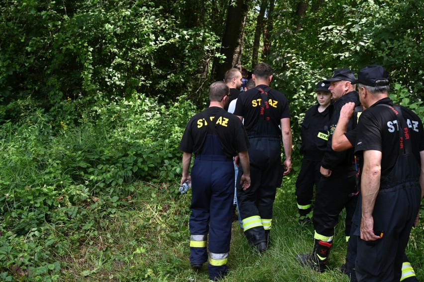 Strażacy oraz policja przeszukiwali zalew w Bolminie i...