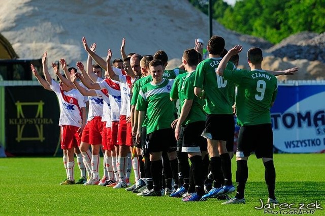 Łódzki Klub Sportowy zrewanżował się i pokonał przed własną publicznością Czarnych Rząśnia.