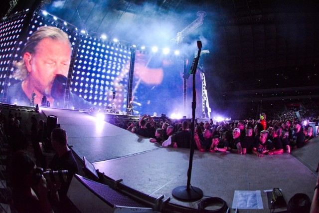 Utwór zespołu Metallica przeżywa renesans popularności po tym, jak został wykorzystany w serialu "Stranger Things". Chodzi o utwór "Master of Puppets", a jego powrót na szczyt postanowili skomentować muzycy zespołu. Na zdjęciu koncert zespołu Metallica na Stadionie Narodowym w Polsce, który odbył się w sierpniu 2019 roku.