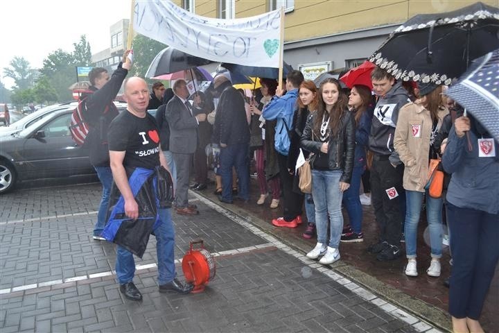 Częstochowa: Protest w obronie I Liceum Ogólnokształcącego...