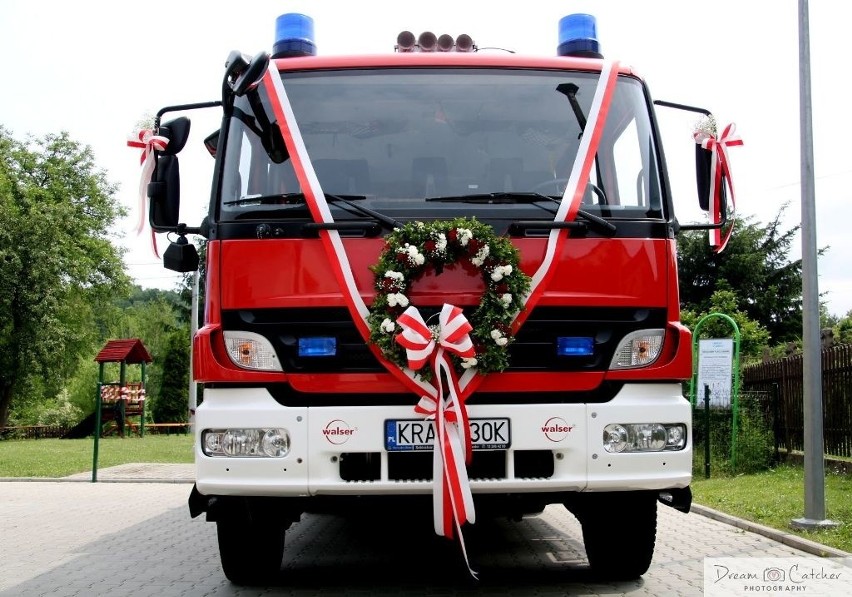 Nowy wóz bojowy w prezencie na 120-lecie nielepickiej straży pożarnej