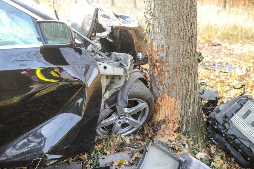 Kierowca BMW trafił do szpitala po groźnym wypadku pod...