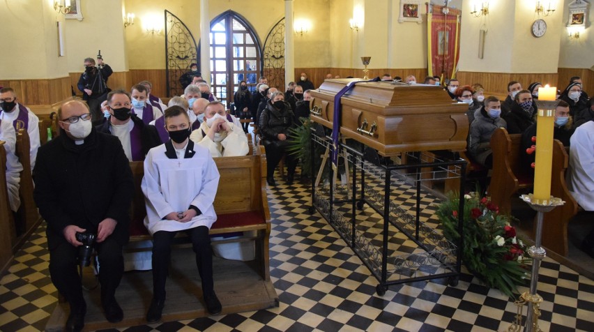 W kościele w Radoszycach odbył się pogrzeb tragicznie...