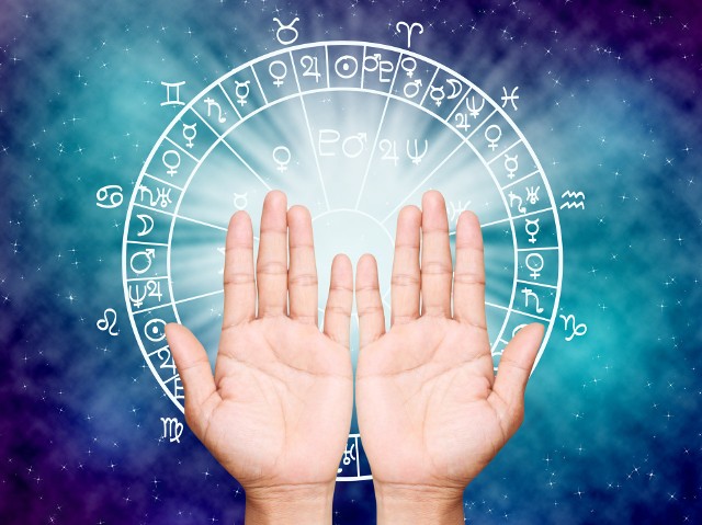 HOROSKOP dzienny na środę 31 sierpnia 2022 roku dla każdego znaku zodiaku. Co się wydarzy w środę 31.08.2022 u Barana, Byka, Bliźniąt, Raka, Lwa, Panny, Wagi, Skorpiona, Strzelca, Koziorożca, Wodnika i Ryb? Sprawdź swój horoskop na dziś i zobacz, co dla Ciebie przepowiadają gwiazdy. Wróżka Ekspiria zna Twój znak zodiaku i radzi specjalnie dla Ciebie!