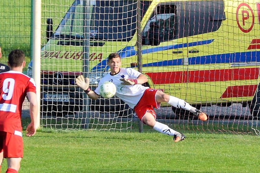 3. liga. Wielkie emocje, nerwy, dwa karne w meczu Soły z JKS Jarosław [ZDJĘCIA]