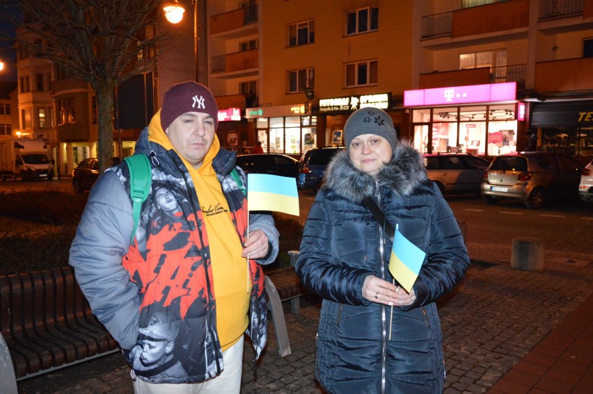 Bytów sercem z Ukrainą. Protest przeciw wojnie na rynku (ZDJĘCIA)