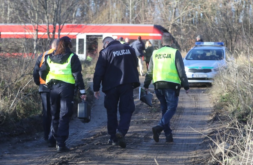 Śmiertelny wypadek w okolicy Kołbaskowa. Nie kursują pociągi [ZDJĘCIA, WIDEO]