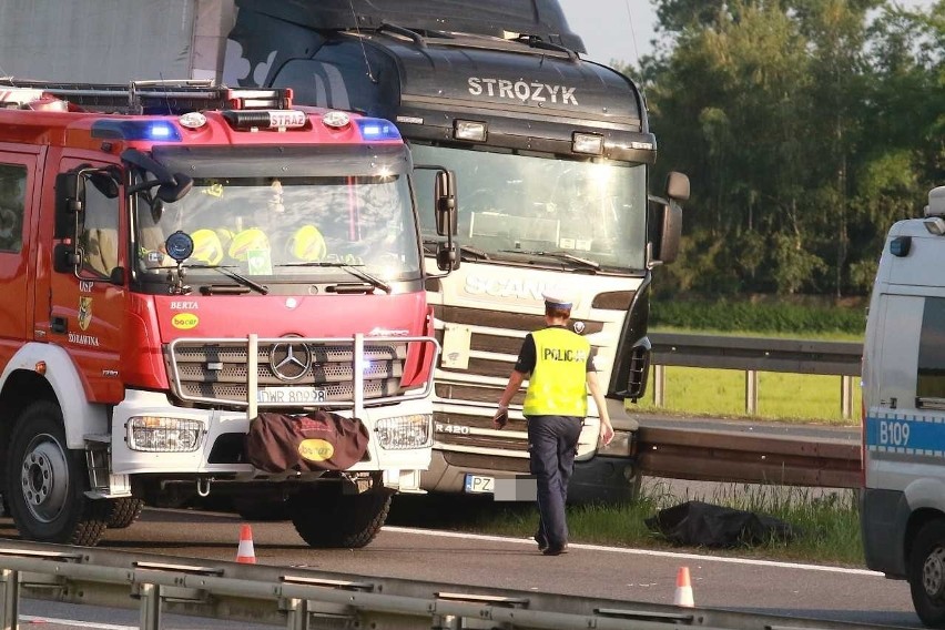 Kierowca tira zmarł przed bramkami na A4 pod Wrocławiem