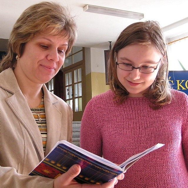 Anita Wiśniewska z nauczycielką Joanną Zabrocką.