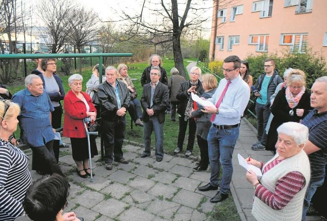 Spotkanie mieszkańców ul. Bohaterów Wietnamu z radnym Łukaszem Wantuchem