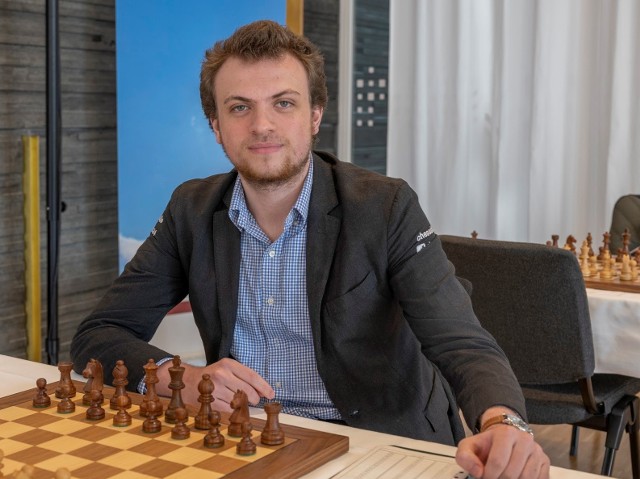 Oszust szachowy, 19-letni „arcymistrz” Amerykanin Hans Niemann