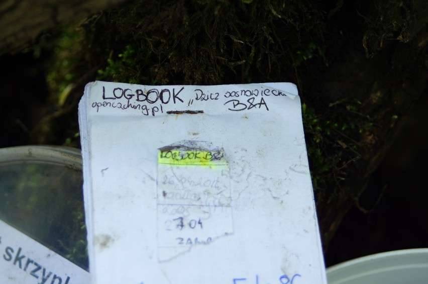Geocaching - czyli odkryj skarb i zostaw po sobie ślad w "logbook'u"
