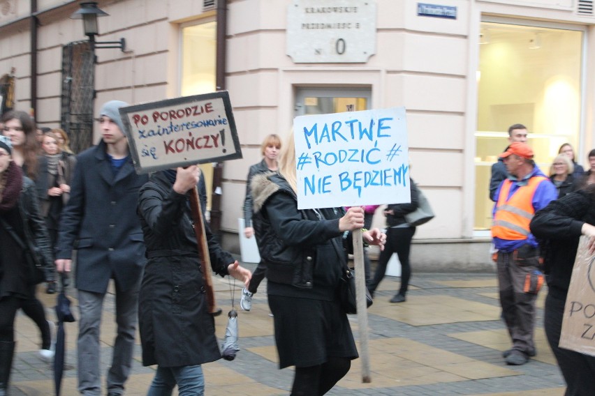 Duża frekwencja na Czarnym Proteście w Lublinie (ZDJĘCIA, WIDEO)