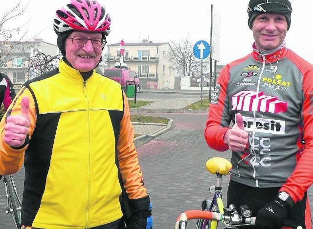 Stanisław Walasek (z lewej) i Adam Wolański zapraszają na noworoczny rajd kolarski - z Buska do Wiślicy, i z powrotem.