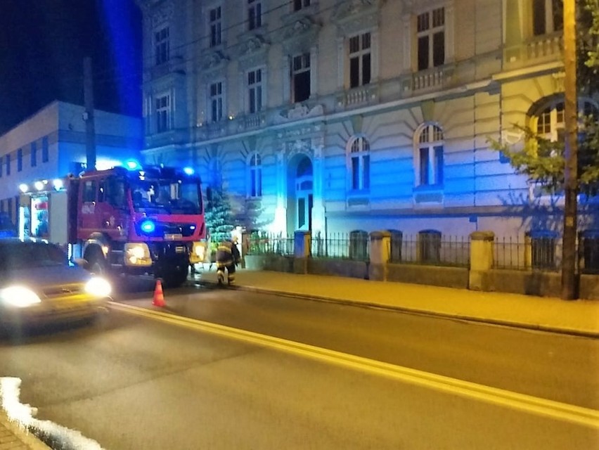 Pożar w kamienicy kamienicy przy ul. Dworcowej w Głogówku