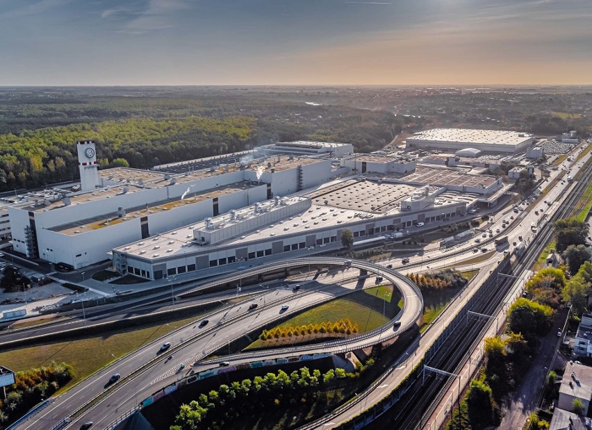 Zakłady Volkswagen w Wielkopolsce wznowią produkcję od 27...