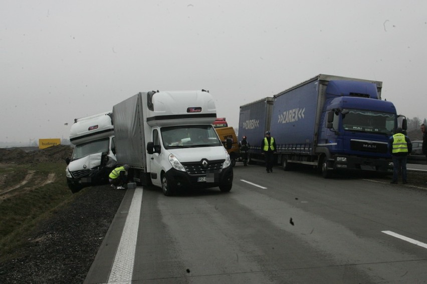 Wypadek na A4, 10.03.2016. Autostrada zablokowana
