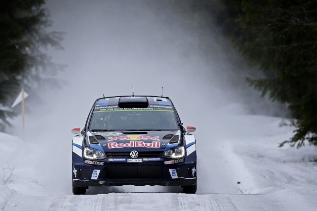 Cztery z rzędu zwycięstwa w jedynym zimowym rajdzie w kalendarzu Mistrzostw Świata FIA (WRC):  Sebastien Ogier/Julien Ingrassia (F/F) wygrali dla Volkswagena Rajd Szwecji. Tym samym Polo R WRC jest na lodzie i śniegu nie do pokonania. Dla Ogiera i Ingrassi była to trzecia wygrana w Szwecji w ciągu czterech lat i 34. zwycięstwo w ogóle / Fot. Volkswagen