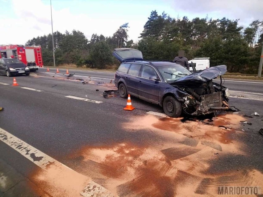 Zderzenie toyoty z volkswagenem na obwodnicy Opola.