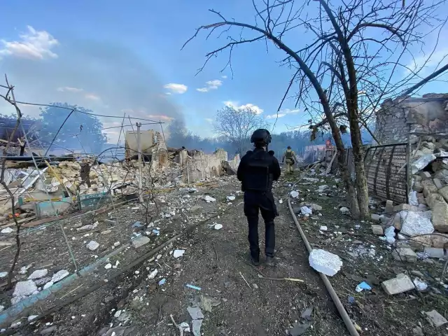 Ukraińska wioska po wybuchu potężnej bomby rosyjskiej.