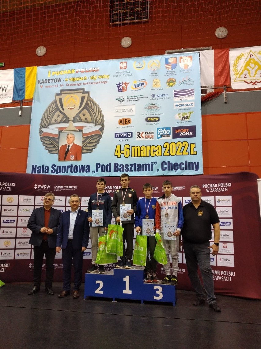 Kraśnicka drużyna zajęła II miejsce w I Pucharze Polski Juniorów młodszych w zapasach