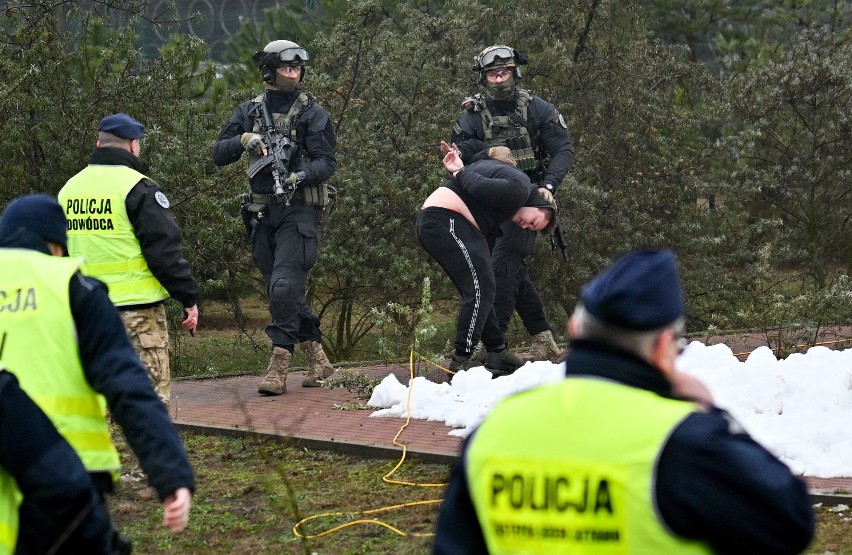 Ćwiczenia podzielone zostały na pięć epizodów i dobywają się...