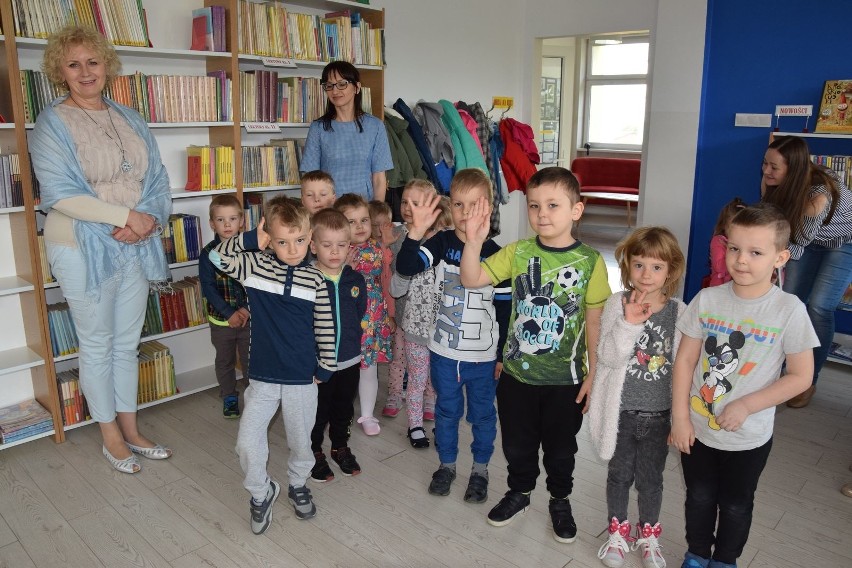 Radziejowscy bibliotekarze zachęcają najmłodszych do kontaktu z książką. Na przykład organizują konkursy