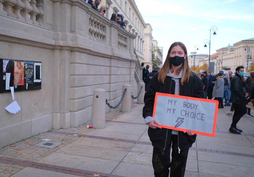 Protesty kobiet w kościołach po orzeczeniu Trybunału Konstytucyjnego. "Módlmy się o prawo do aborcji"