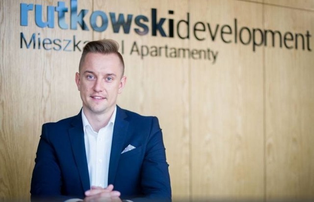 Kamil Rutkowski, prezes spółki Rutkowski Development kontynuuje i rozwija działalność prowadzoną przez ojca - Antoniego Rutkowskiego, założyciela firmy
