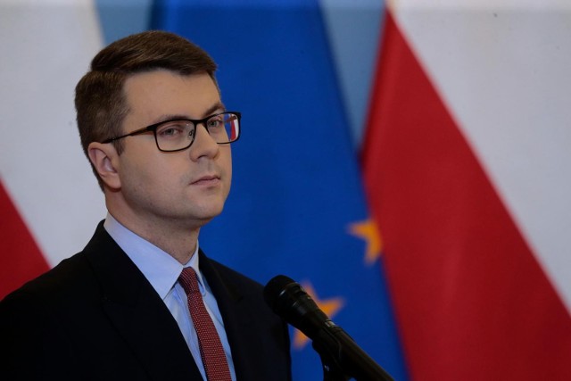 Rzecznik rządu Piotr Müller o podwyżkach dla polityków: Nie ma takiej decyzji