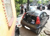 Wypadek na skrzyżowaniu ul. Pabianickiej i Sanockiej. Dwa samochody zniszczone.[zdjęcia]