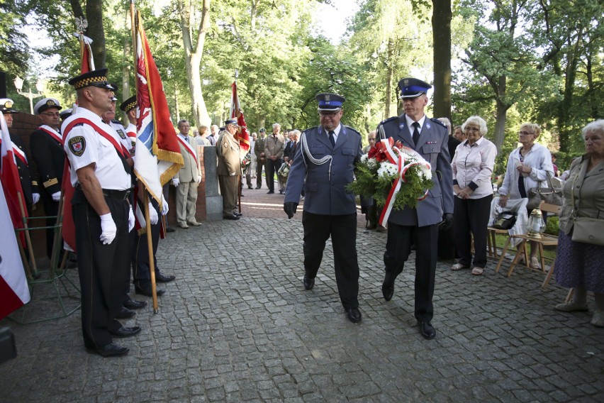 Spotkanie przed Krzyżem Wołyńskim w Słupsku.