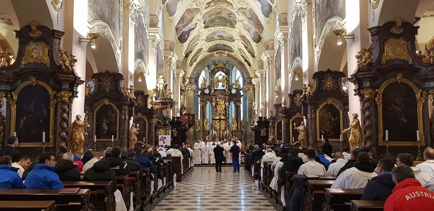 W środę nasi księża mieli mszę świętą, zwiedzali Pragę, a w czwartek zaczynają walkę o medale. W półfinale zagrają ze Słowacją [ZDJĘCIA]