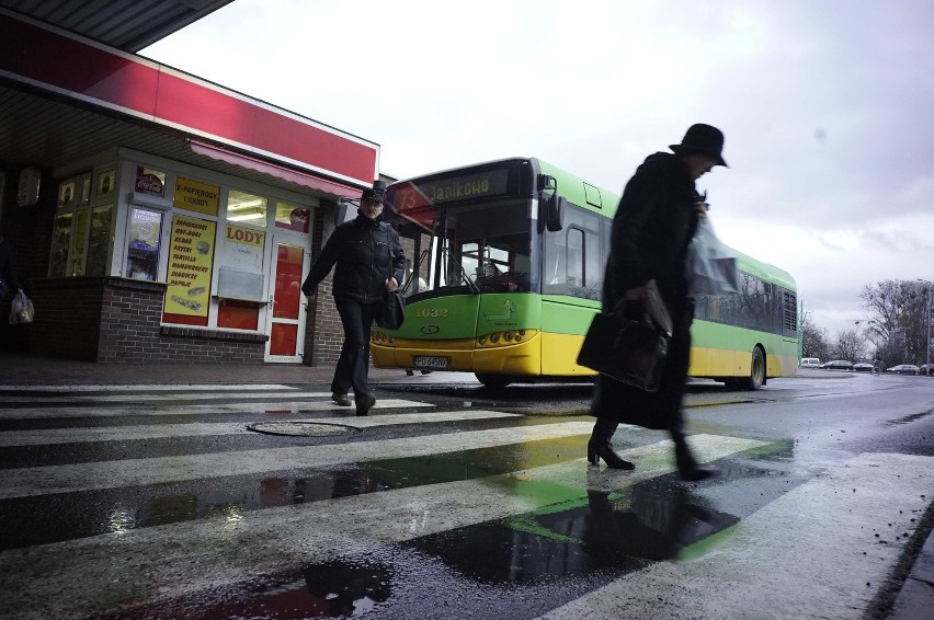 Eksperci od transportu miejskiego uważają, że zbyt pochopna...