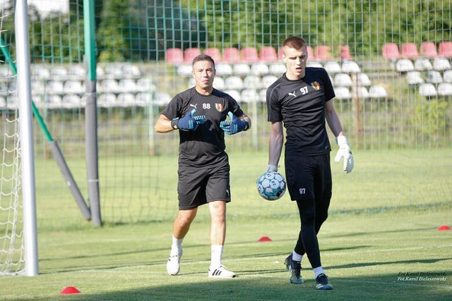 Jakub Osobiński jest kontuzjowany i czeka go 6 tygodni przerwy w treningach.