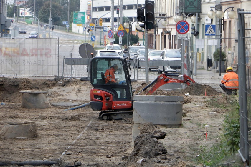 Wykonawca po kilku tygodniach powrócił na plac remontu...