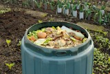 Kompostujesz lub dopiero myślisz o założeniu kompostownika? Oto 21 rzeczy, które powinieneś zacząć dodawać do kompostu