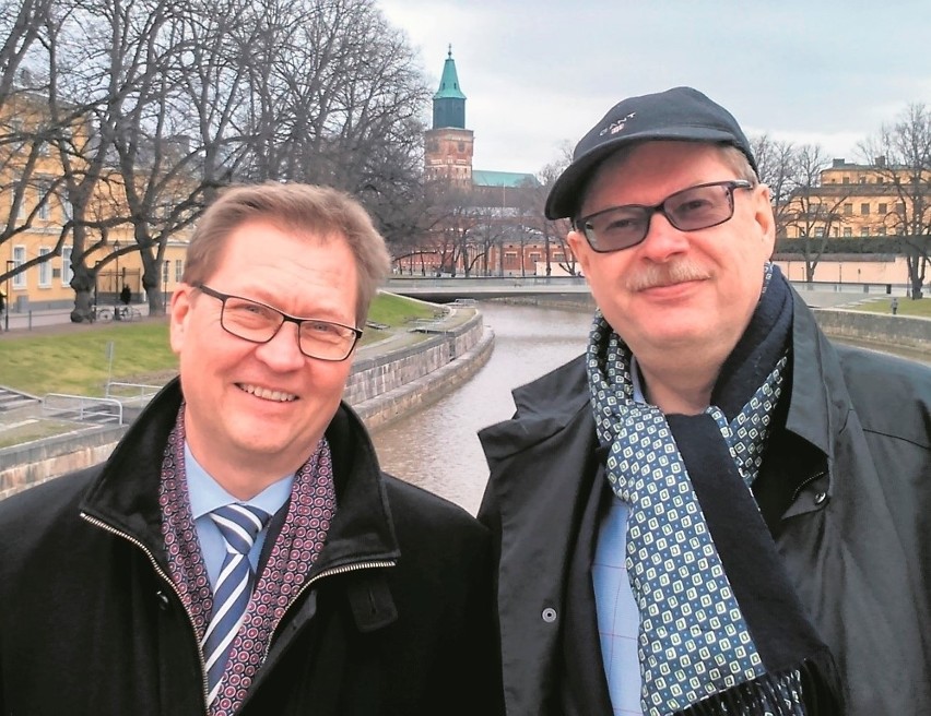 Mika Akkanen i Mikko Lohikoski. W tle katedra w Turku,...