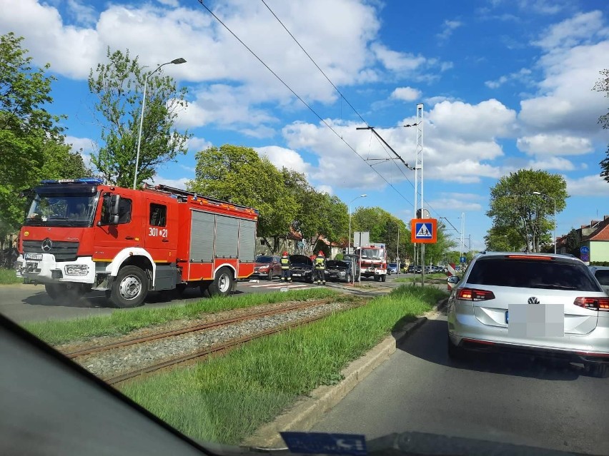 Wypadek na ulicy Ku Słońcu w Szczecinie. Duże korki w kierunku Galerii Ster