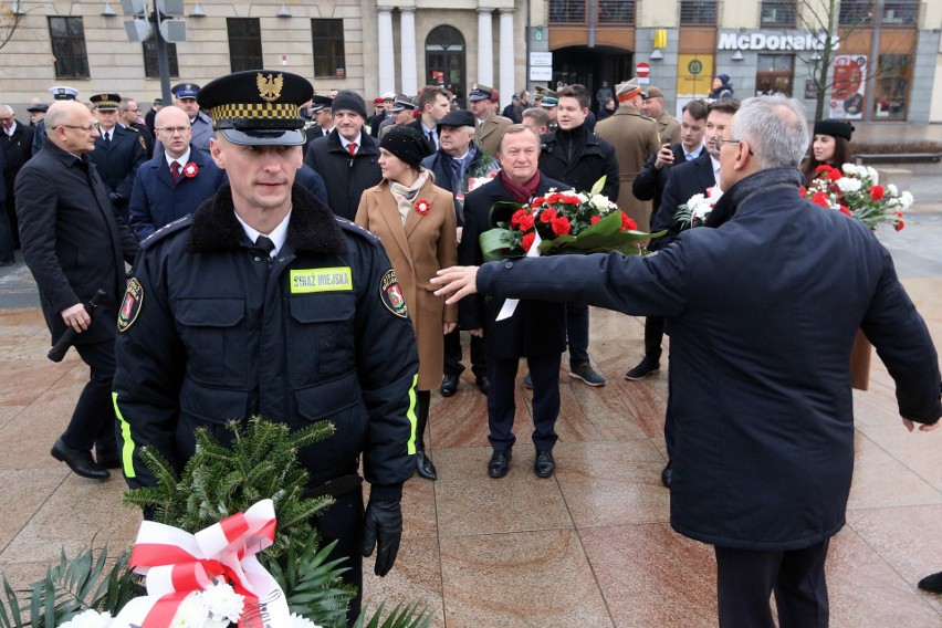 Święto Niepodległości 2019 w Lublinie. Defilada, hymn, przemówienia. Tak lublinianie świętowali na placu Zamkowym. Zobacz zdjęcia!