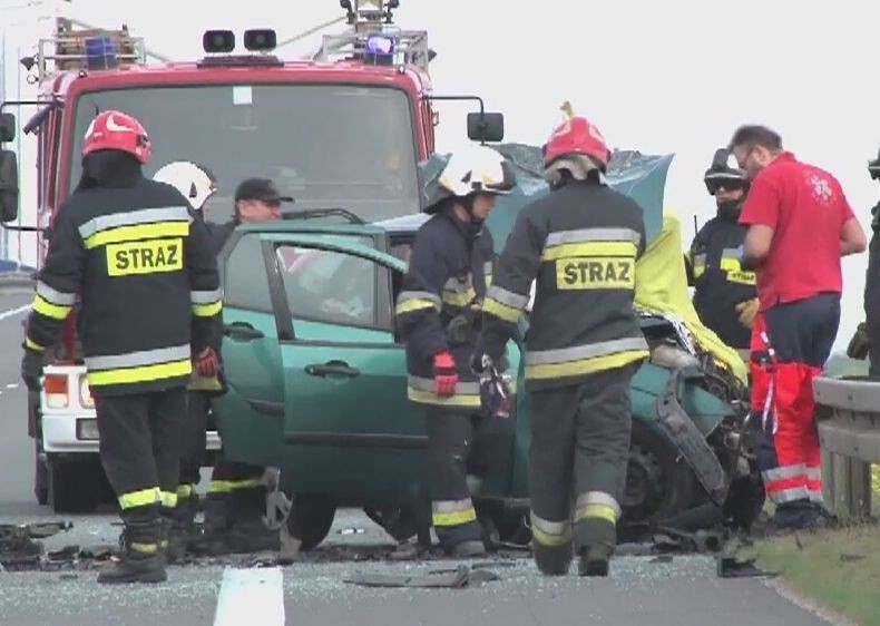 Dwie osoby nie żyją a cztery zostały ranne w wyniku wypadku w Gorzowie (wideo)