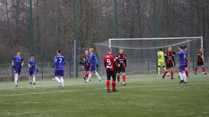 Hummel 4. Liga. Szymon Kot bohaterem - zdobył trzy bramki na inaugurację wundy wiosennej. GKS Zio-Max Nowiny pokonał Orlęta Kielce 3:0