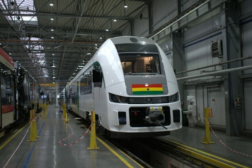 Tak prezentuje się zbudowany w Pesie pociąg Link dla Ghany.
