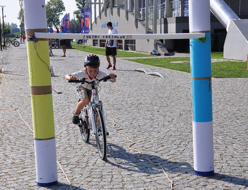 Dzieci mogły sprawdzić swoje umiejętności na   rowerowym...