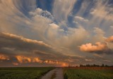 Virga nad Podkarpaciem. Wiesz co to za zjawisko? [ZDJĘCIA INTERNAUTKI]