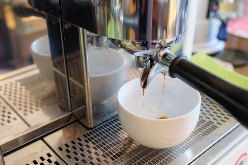 Spożycie kofeiny może zwiększyć częstotliwość oddawania...