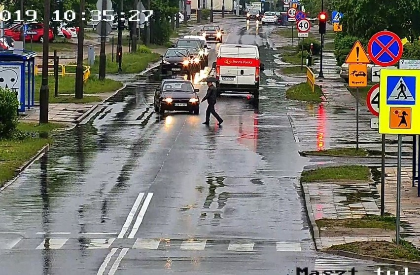 Piesi w oku monitoringu - to niewiarygodne co wyprawiają