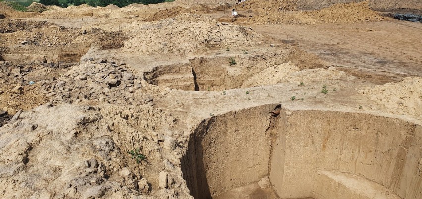 Niezwykłe odkrycie archeologów. Neolityczne "lodówki" na trasie północnej obwodnicy Krakowa