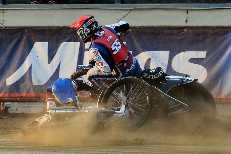 Żużel jest jednym z najbardziej niebezpiecznych sportów na...